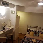 Axis Center شقة