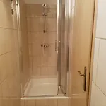 Axis Center شقة *
